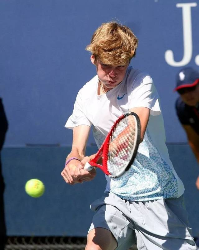 借助团队文 借助团队文