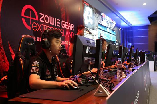 事冷门频发 事冷门频发